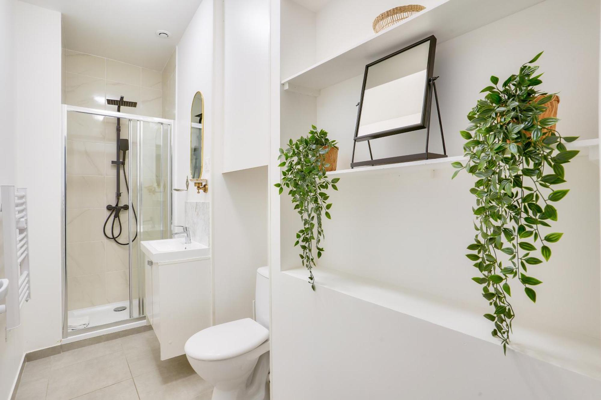 2 Bedrooms In The 15th District Apartment Paris