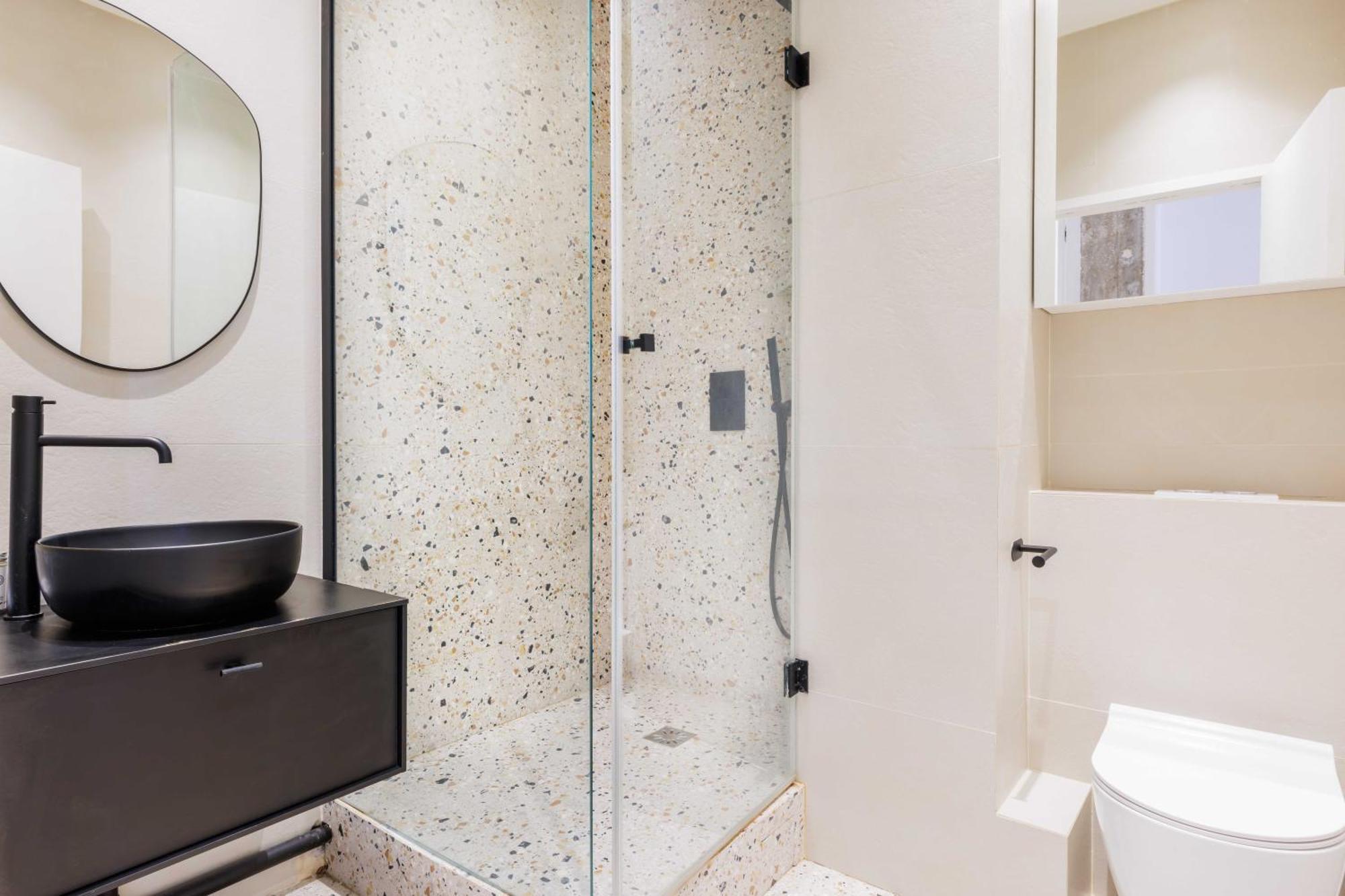 Magnificent - 3br-6p - Europe Apartment *