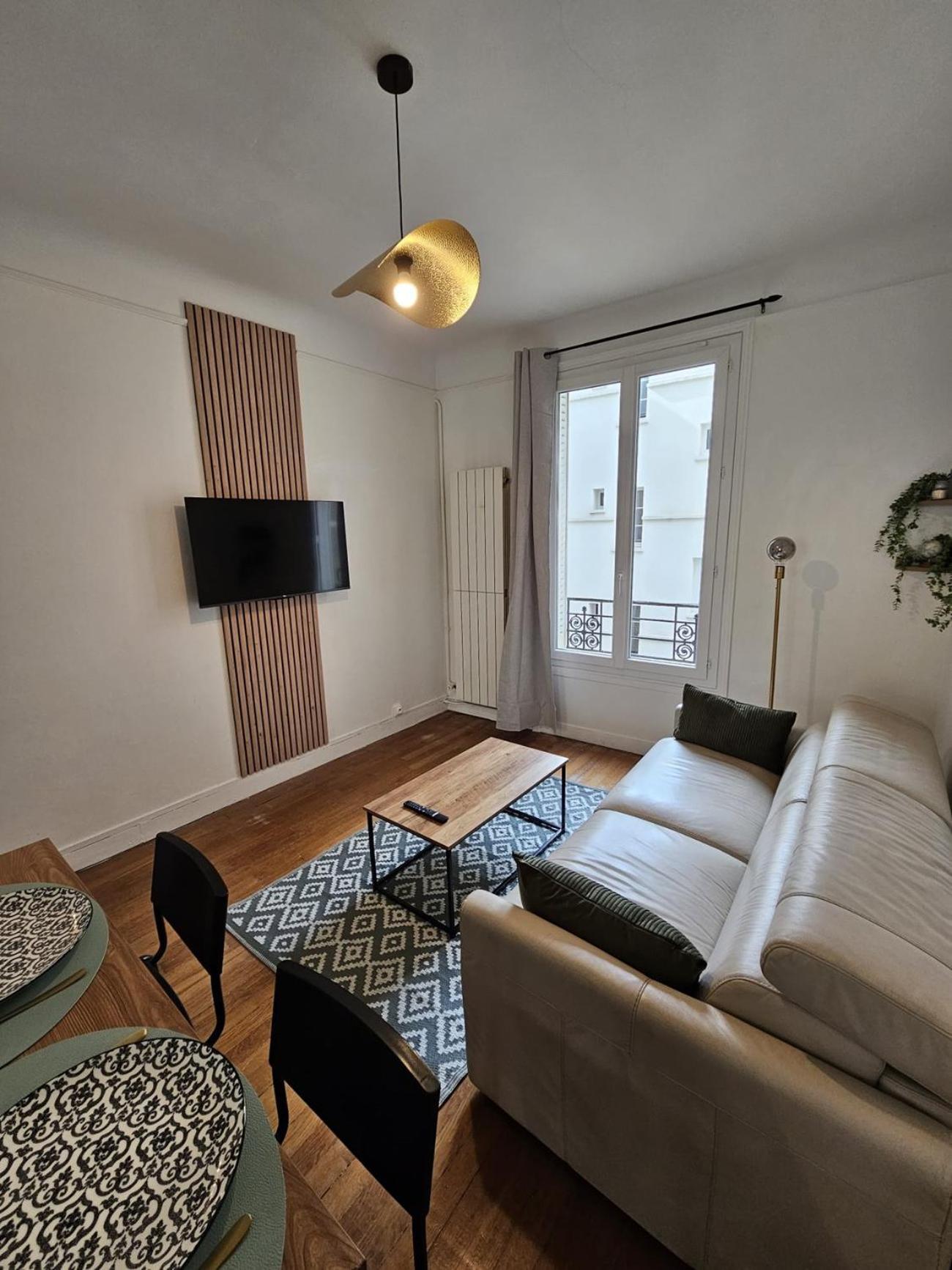 Beautiful 1 Bedroom Flat In 17th Apartment *