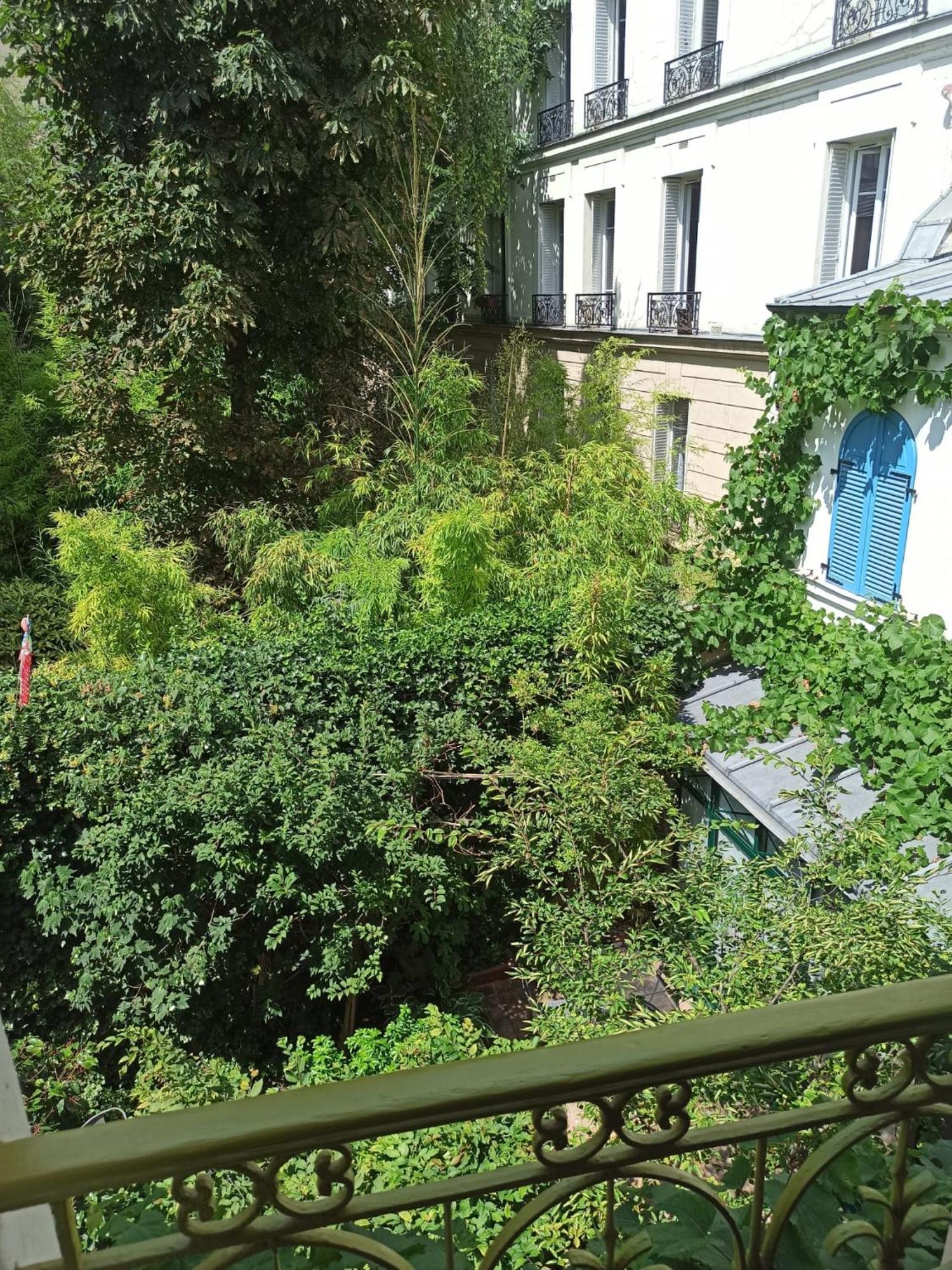 Maison d'hôtes D'hotes Calmes Sur Jardin Batignolles