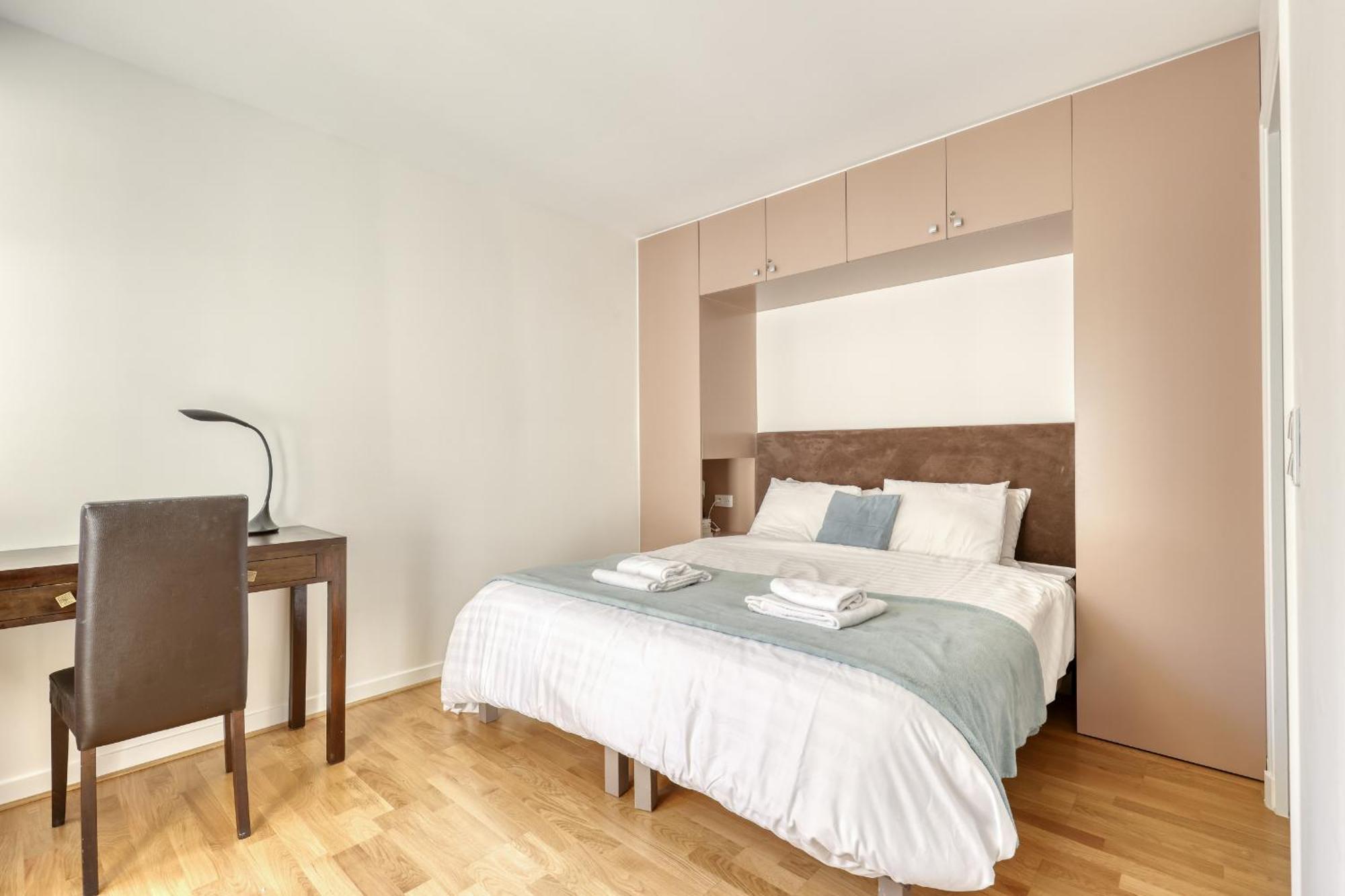 Superb Flat With Balcony - Near Notre-dame - 05 Paris