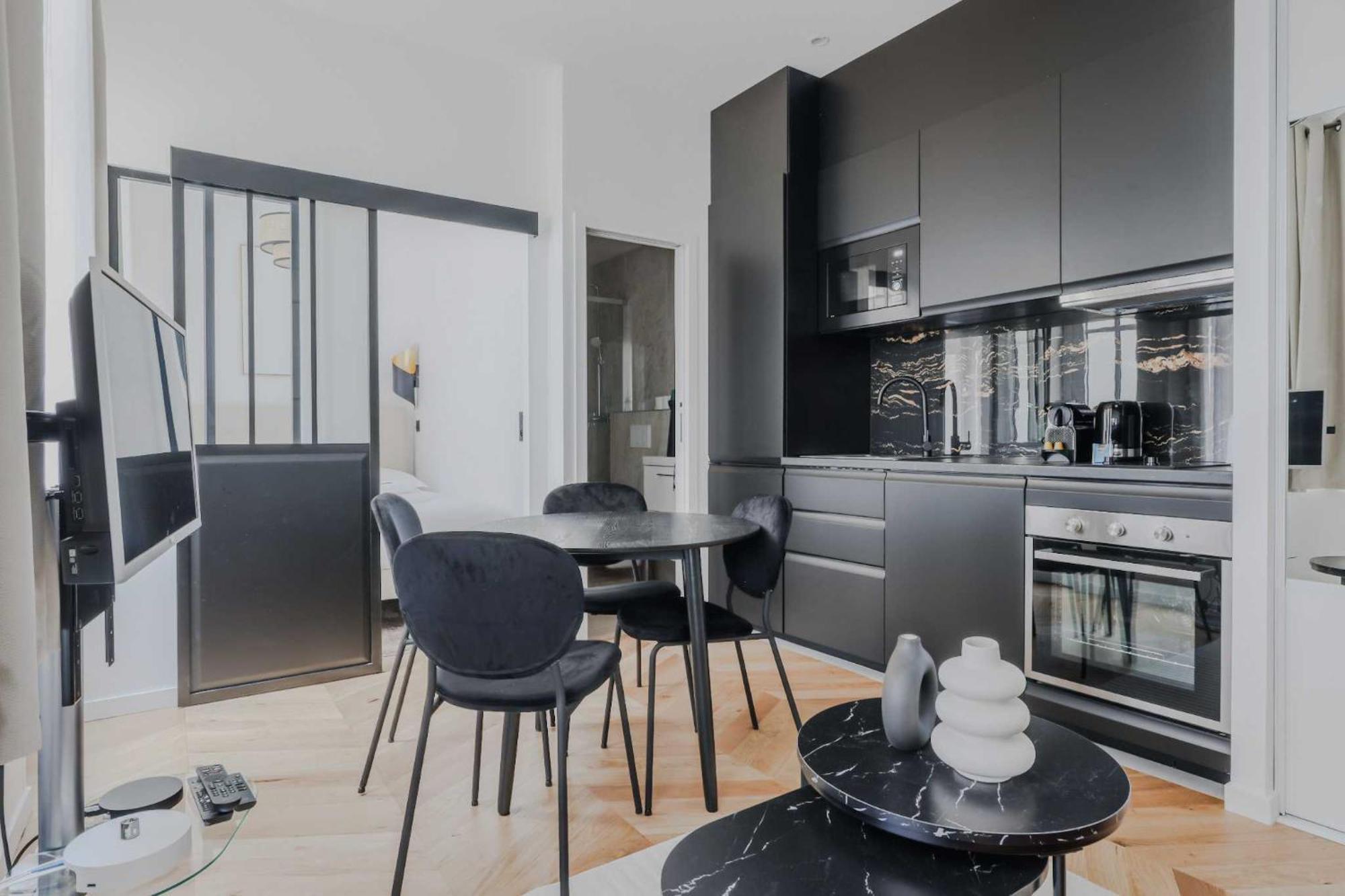 Elegant - 1bd-2p - Pantheon Apartment