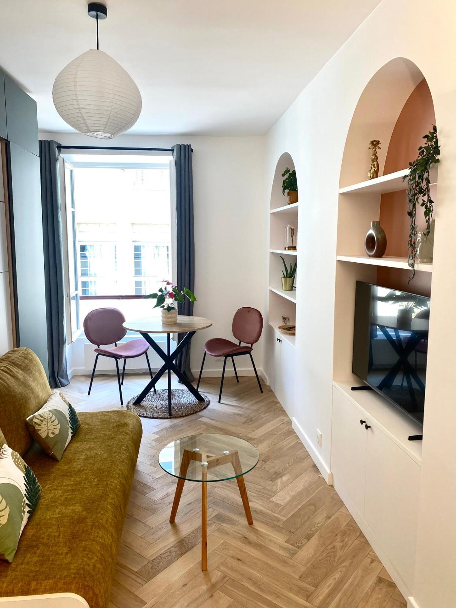 Brand New - Rue Cler Appartement