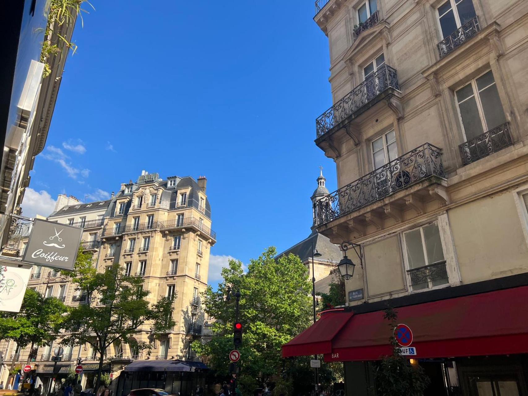 Art And Design Lover's Dream In Apartment Paris