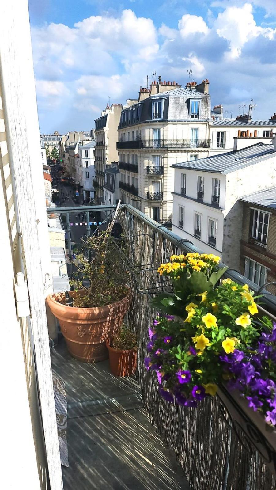 Warm Bright In 14th District Apartment *
