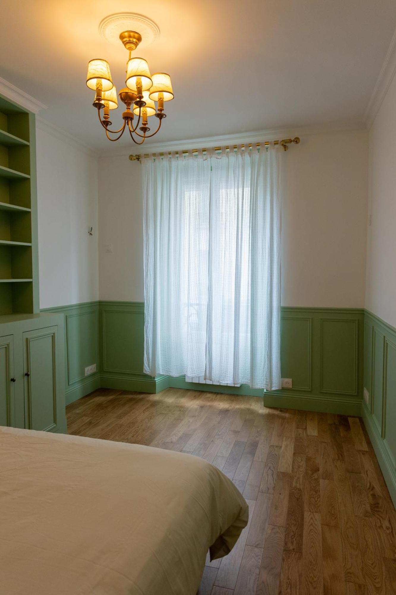 Apartment 15 *