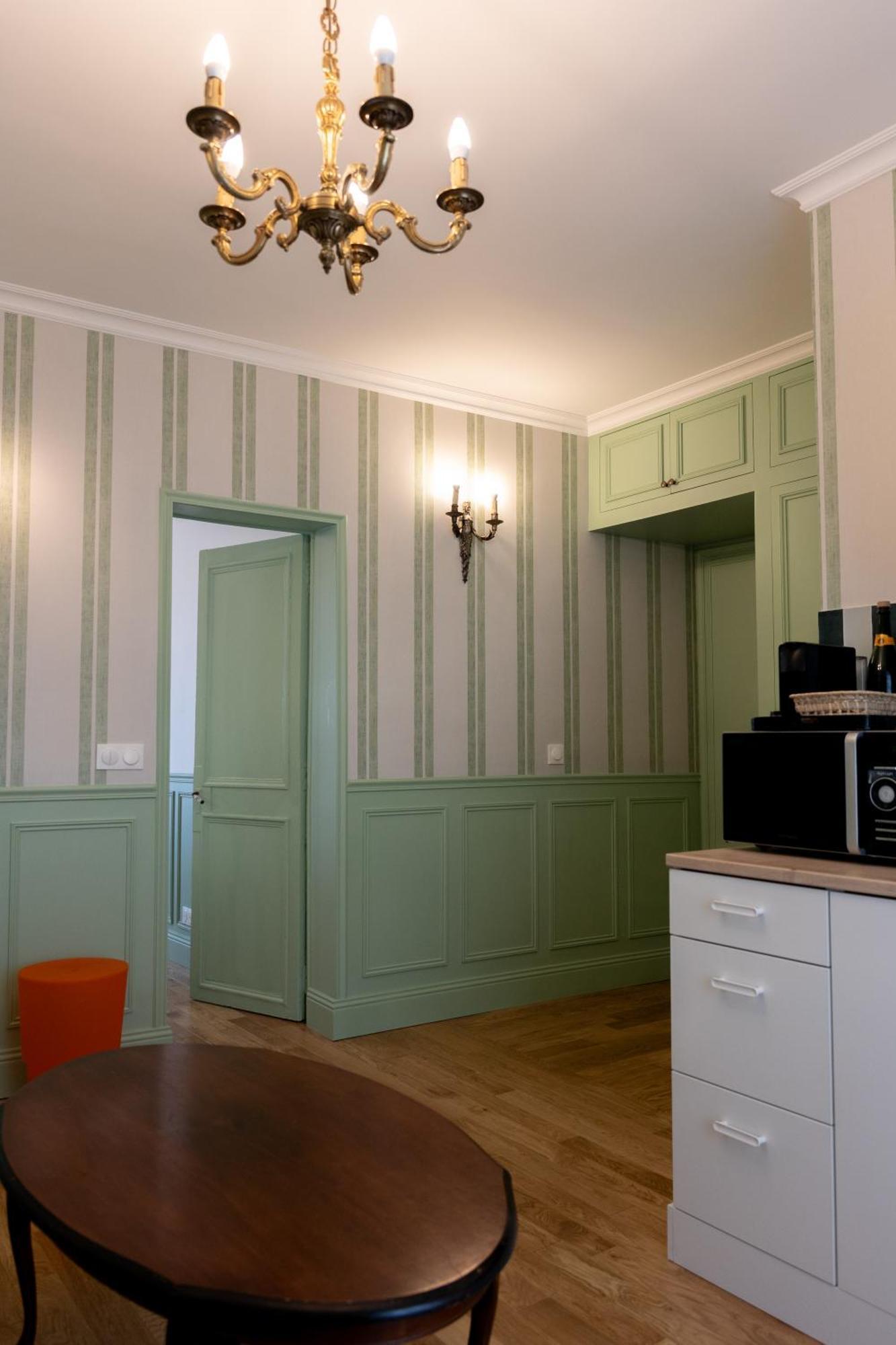Apartment 15 Paris