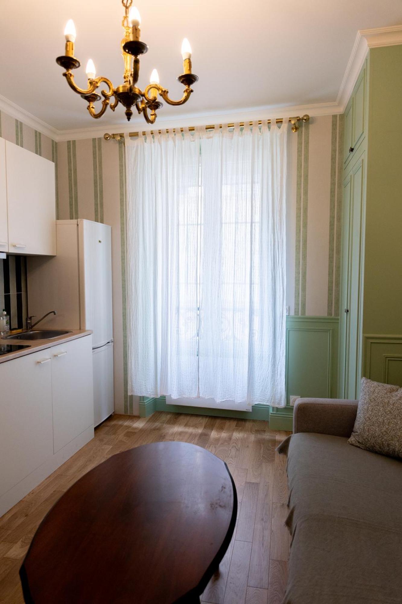 Apartment 15