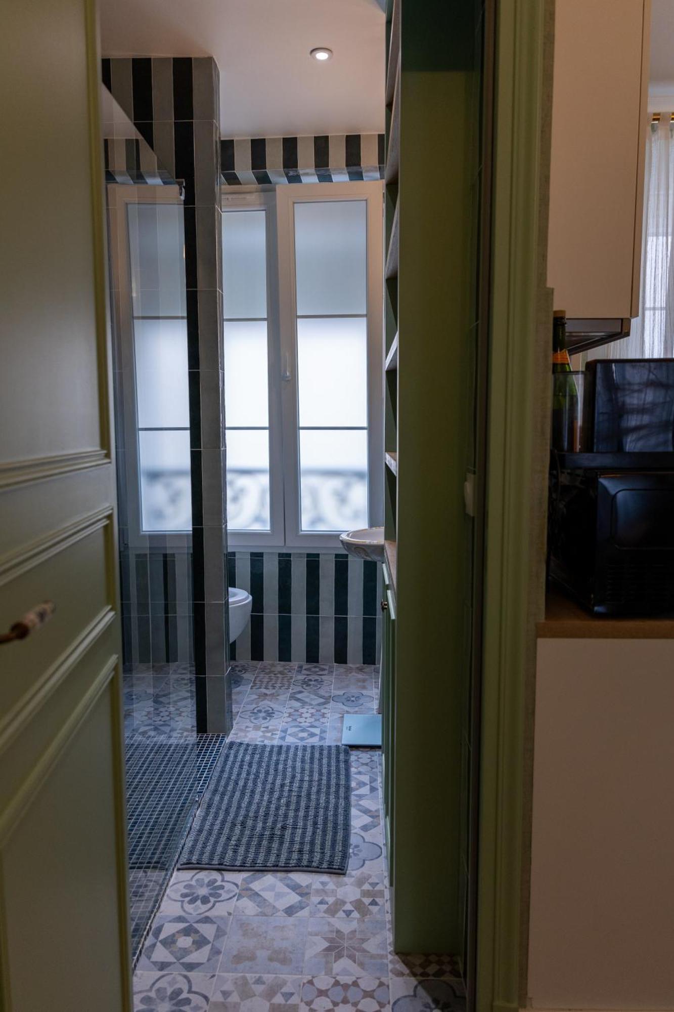 15 Apartment *