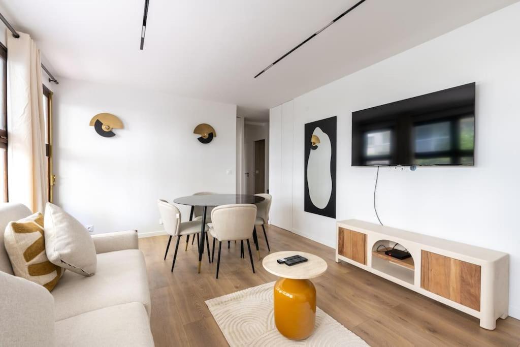 Apartment 6 Pers #2 #2 Sdb #pere Lachaise #paris 20