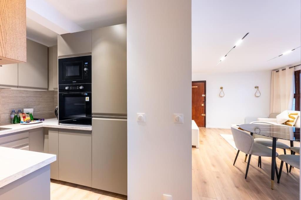 Apartment 6 Pers #2 #2 Sdb #pere Lachaise #paris 20 *