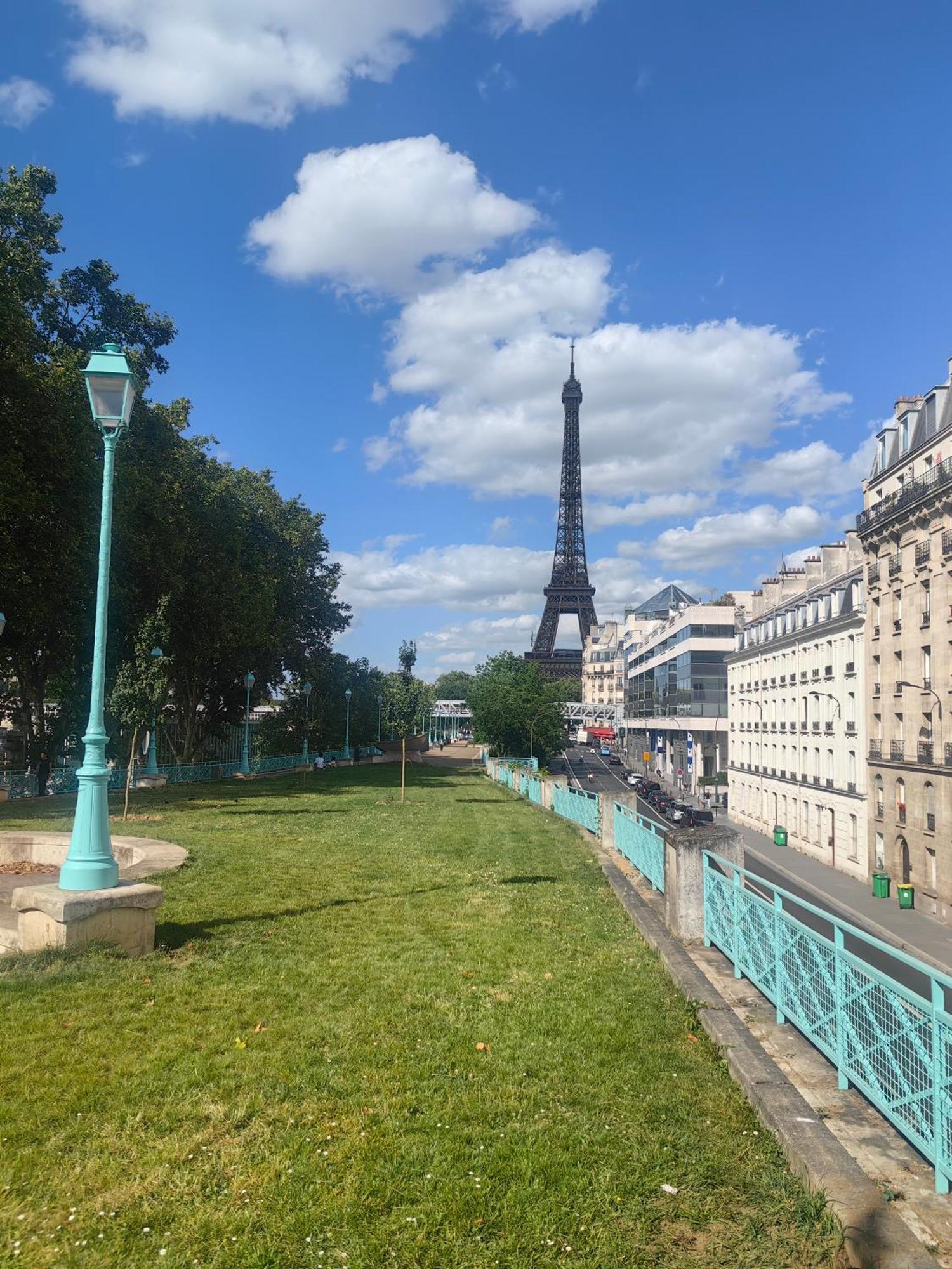 Apartment Beautiful Eiffel Tower