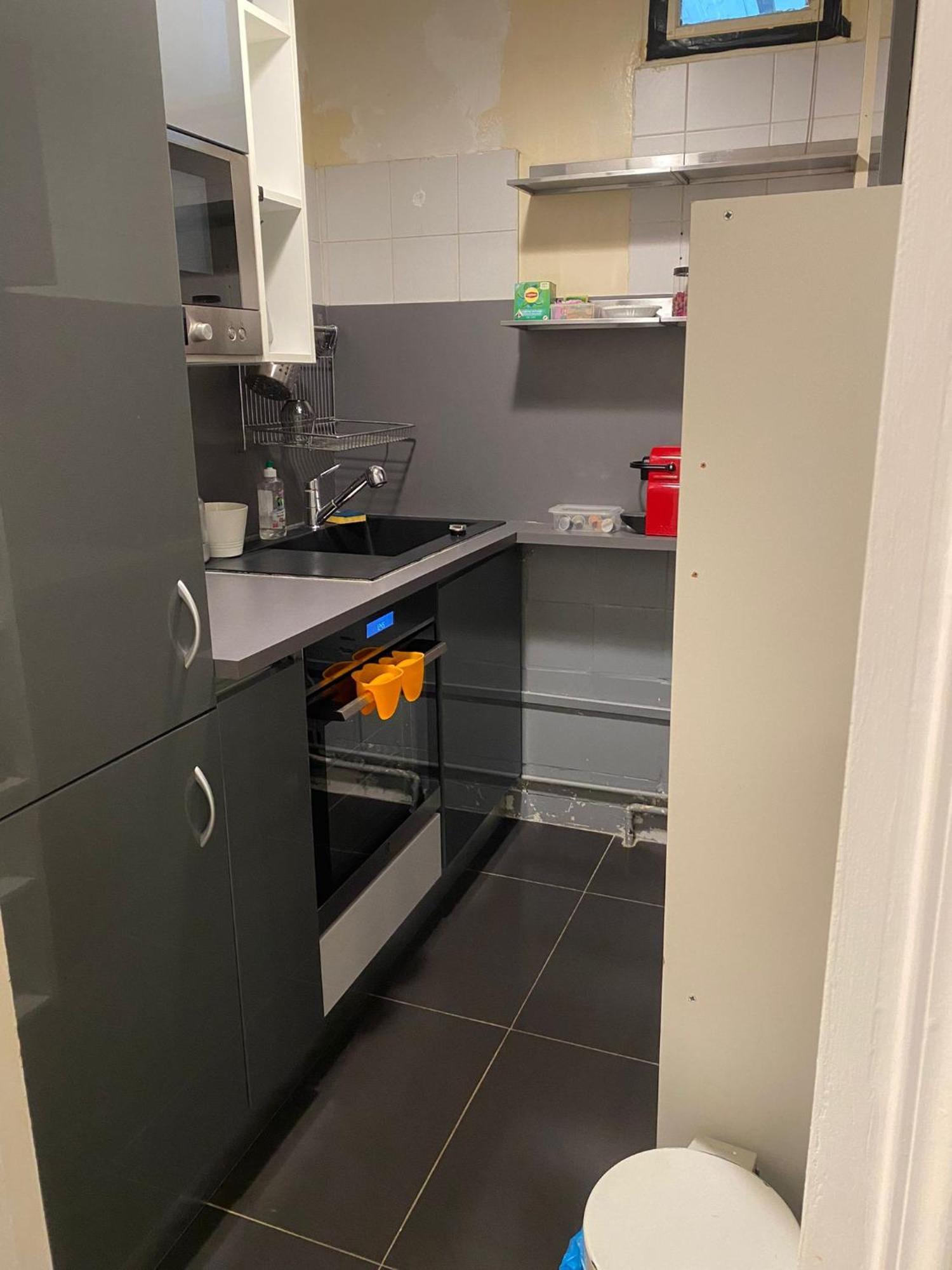 2 Bedroom With Spacious Terrace Minutes From Champs Elysees Paris