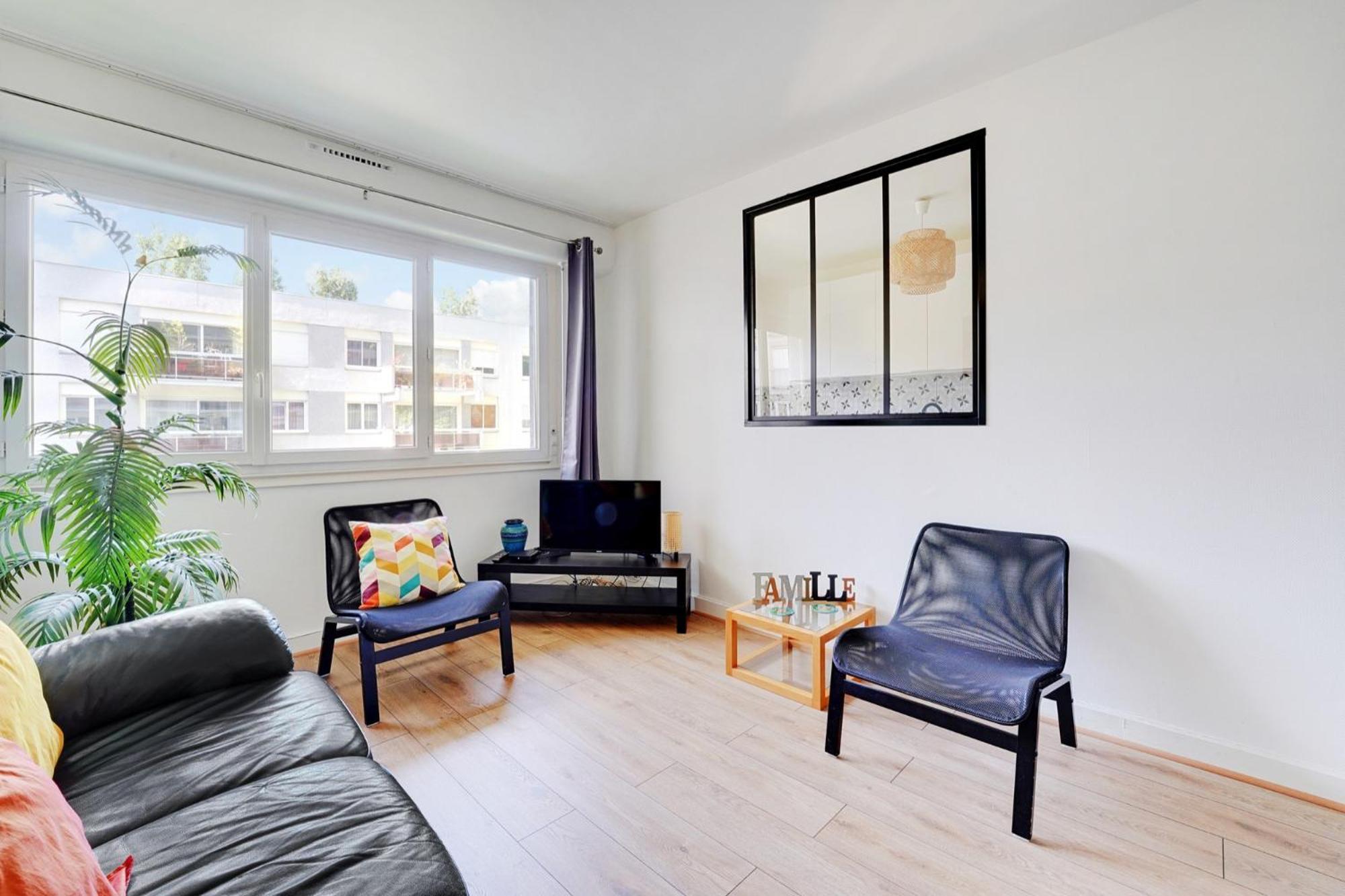 Familial Spacieux 2ch Avec Parking Prive Sup Apartamento Paris