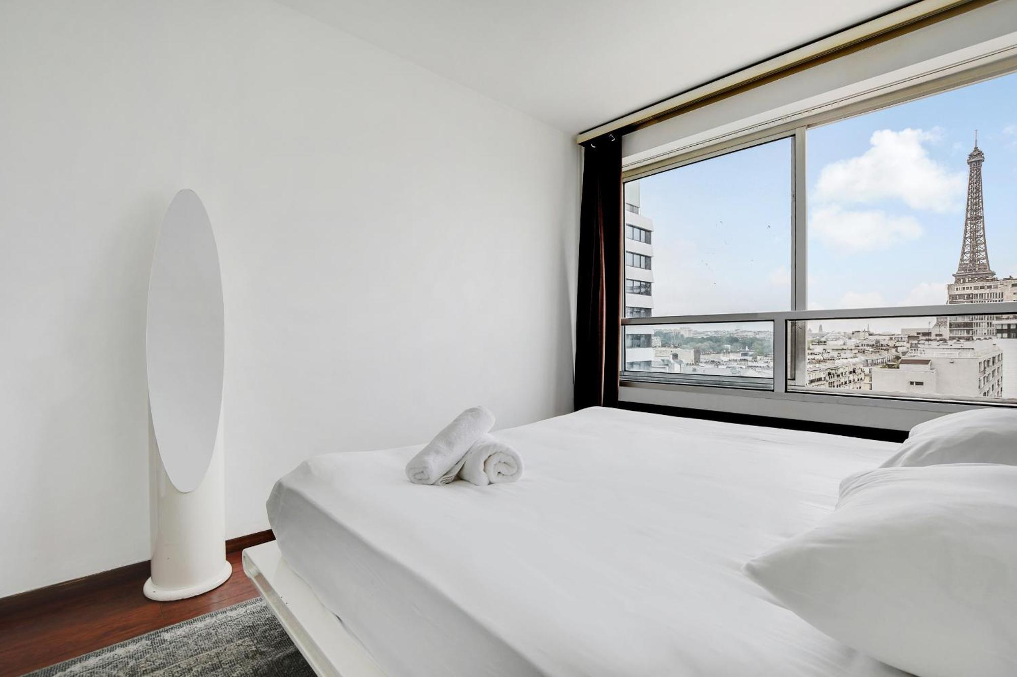 Vue Imprenable Sur La Tour Eiffel Et La Seine Apartment *