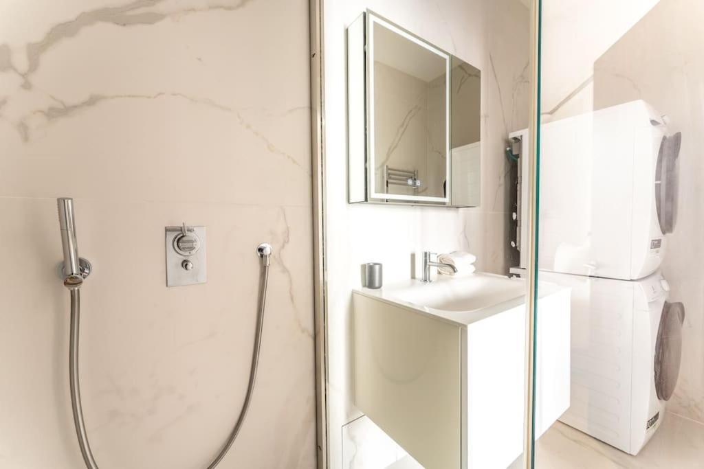 Apartment Luxury Champs Elysees