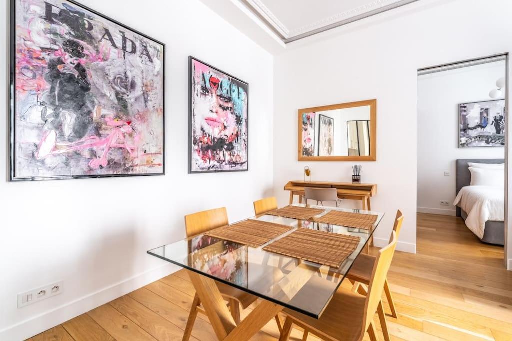 Luxury Champs Elysees Apartment Paris