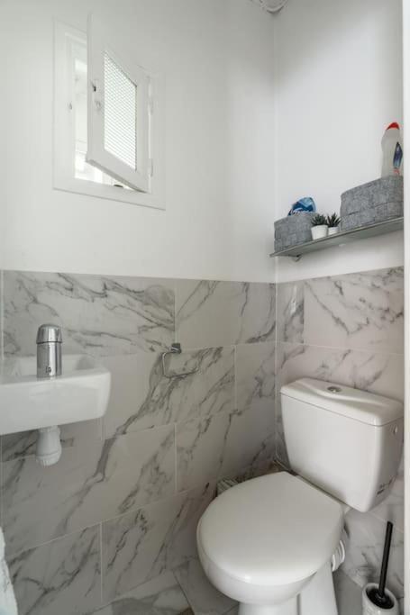 A Refined 2-bedroom Close Avenue Foch Apartment *