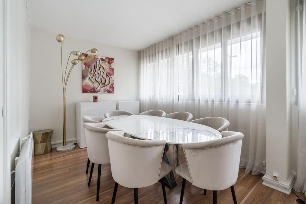 Apartment A Refined 2-bedroom Close Avenue Foch Paris
