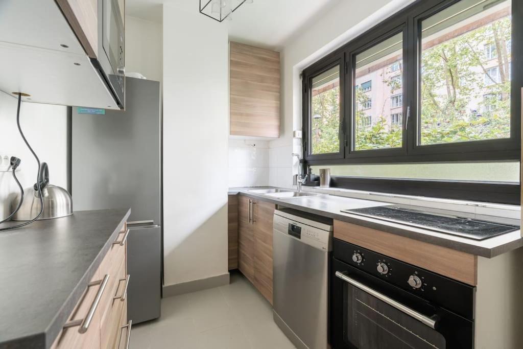 A Refined 2-bedroom Close Avenue Foch * Paris