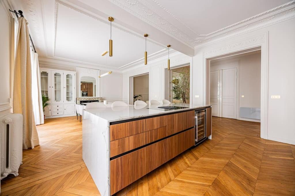 Amazing # 5bedrooms #paris 16 #trocadero