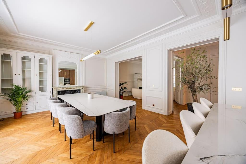 Amazing # 5bedrooms #paris 16 #trocadero Apartment *