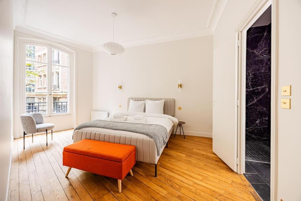 Amazing # 5bedrooms #paris 16 #trocadero Apartment Paris
