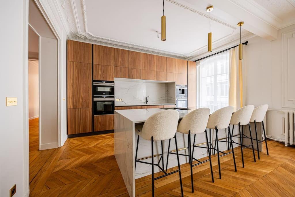 Amazing # 5bedrooms #paris 16 #trocadero Apartment Paris
