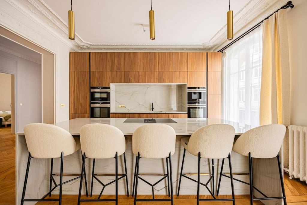 Amazing # 5bedrooms #paris 16 #trocadero Apartment *