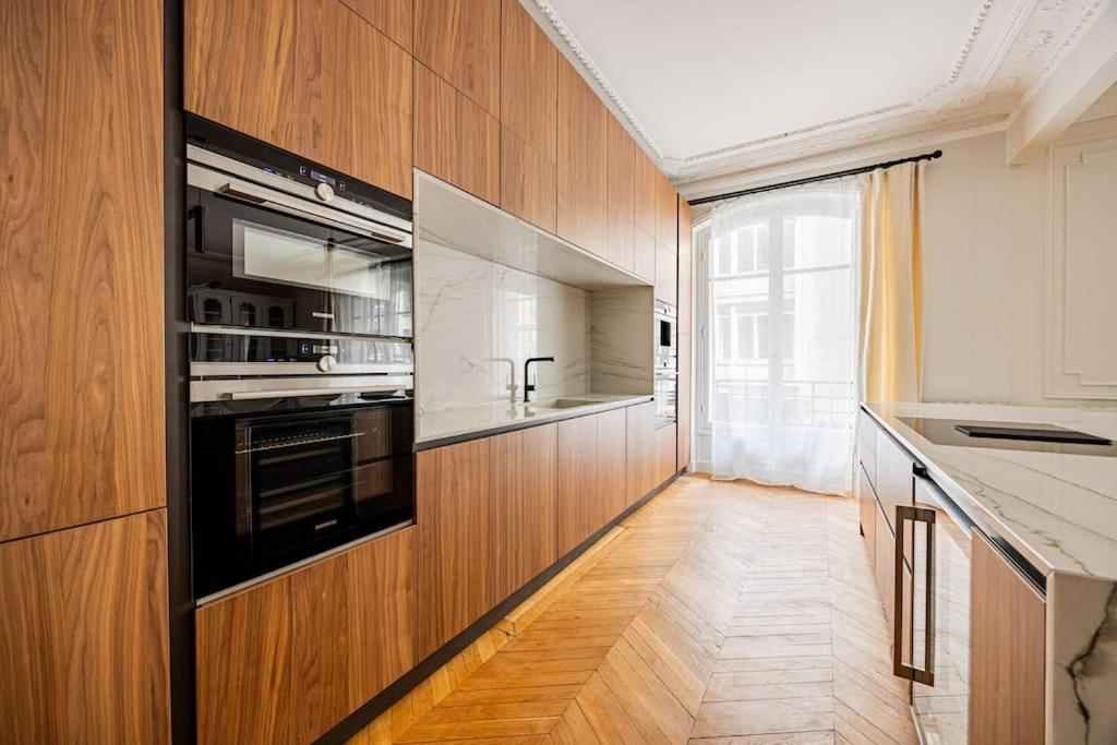 Amazing # 5bedrooms #paris 16 #trocadero *