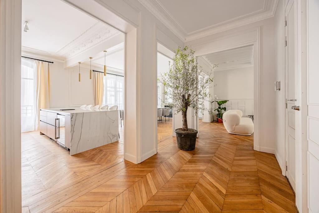 Amazing # 5bedrooms #paris 16 #trocadero * Paris