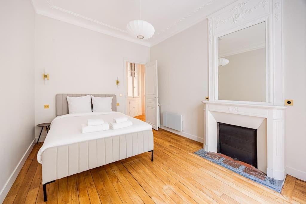 Amazing # 5bedrooms #paris 16 #trocadero Apartment *