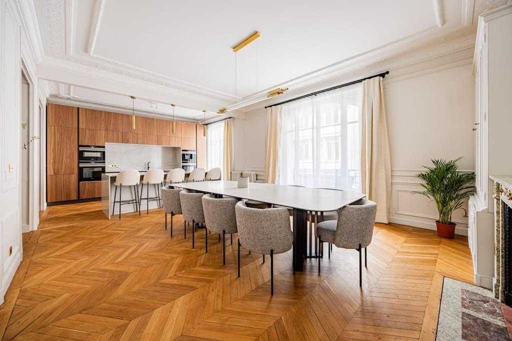 Amazing # 5bedrooms #paris 16 #trocadero *