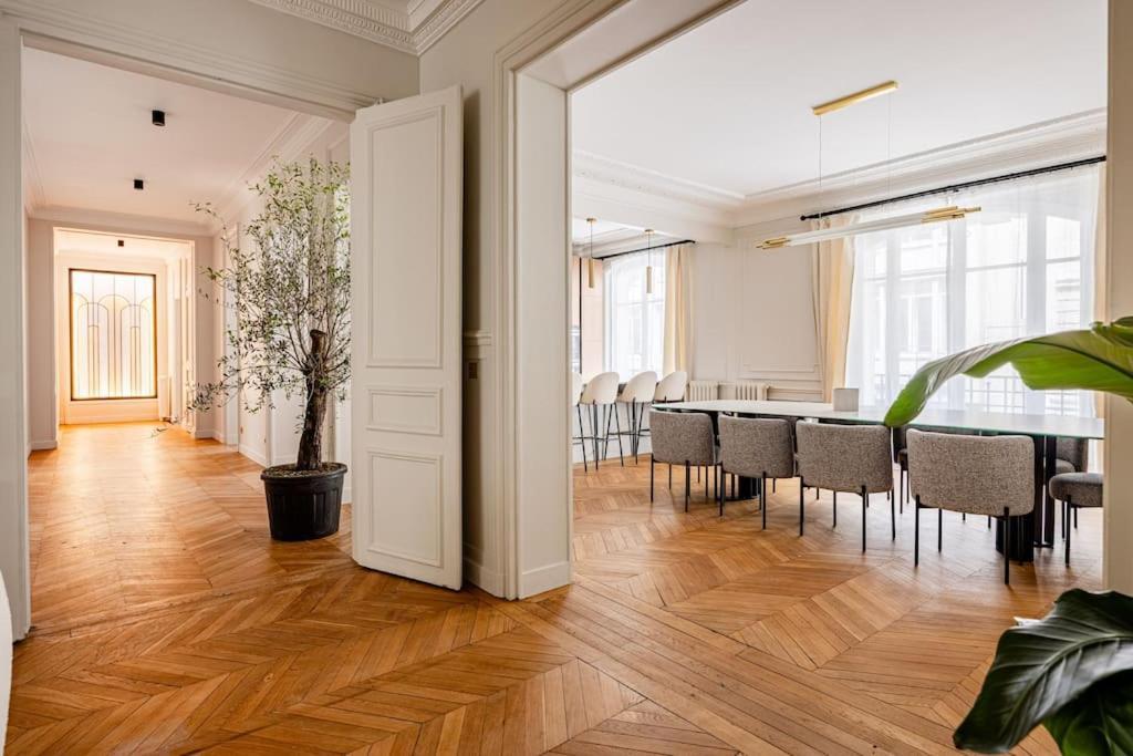 Amazing # 5bedrooms #paris 16 #trocadero Paris