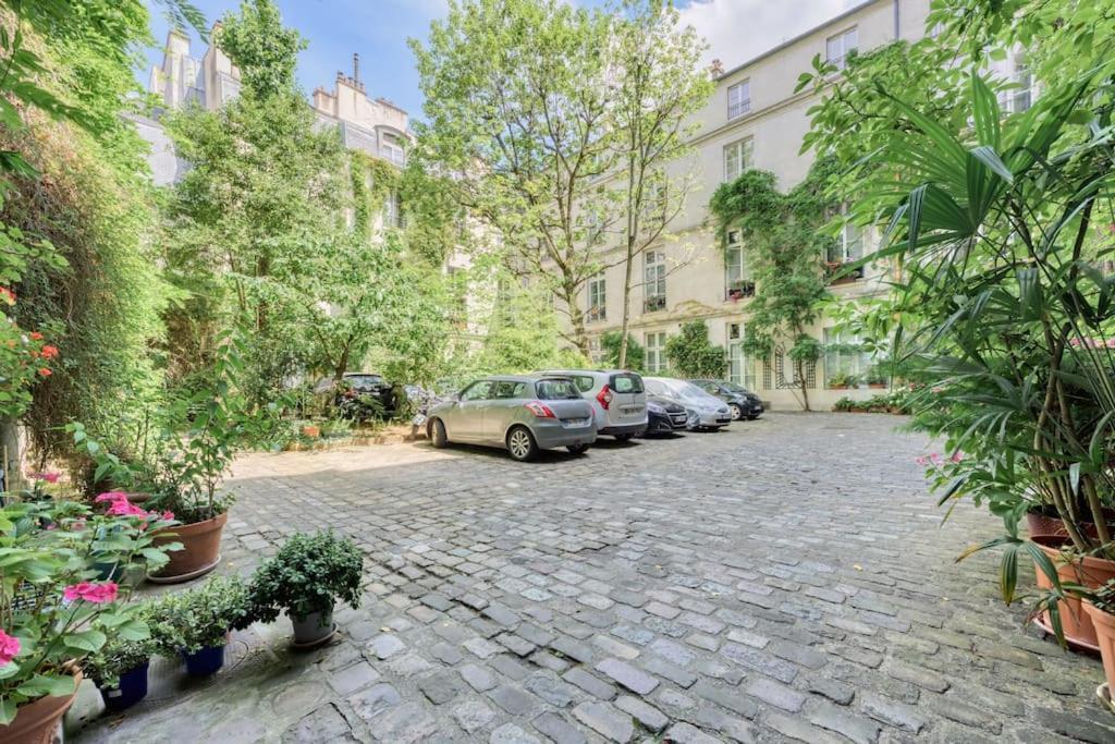 Apartment Luxe Parisien Au Coeur Du Marais