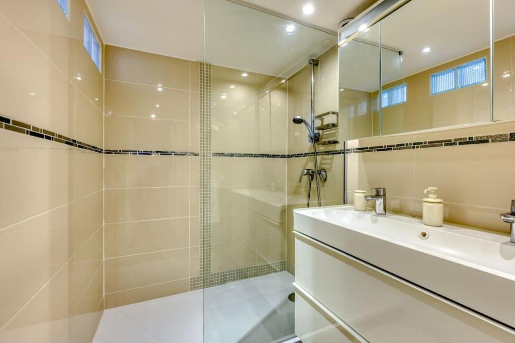 Luxe Parisien Au Coeur Du Marais Apartment Paris