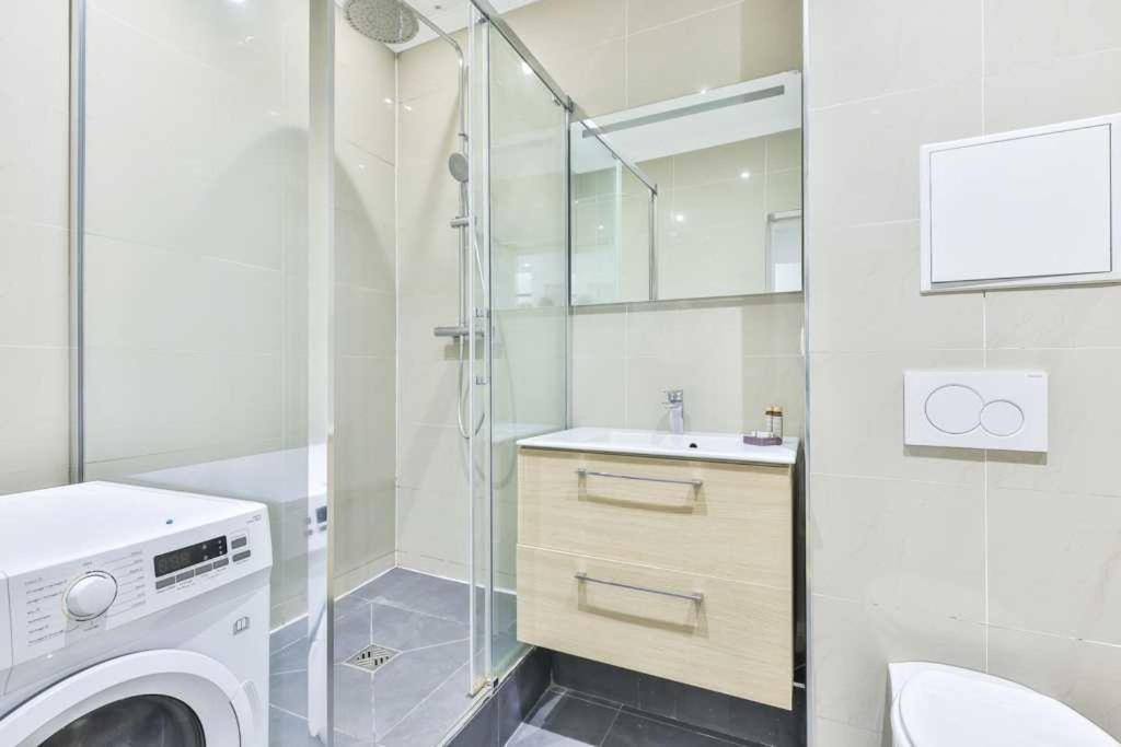 Classy In The Heart Of Le Marais Paris