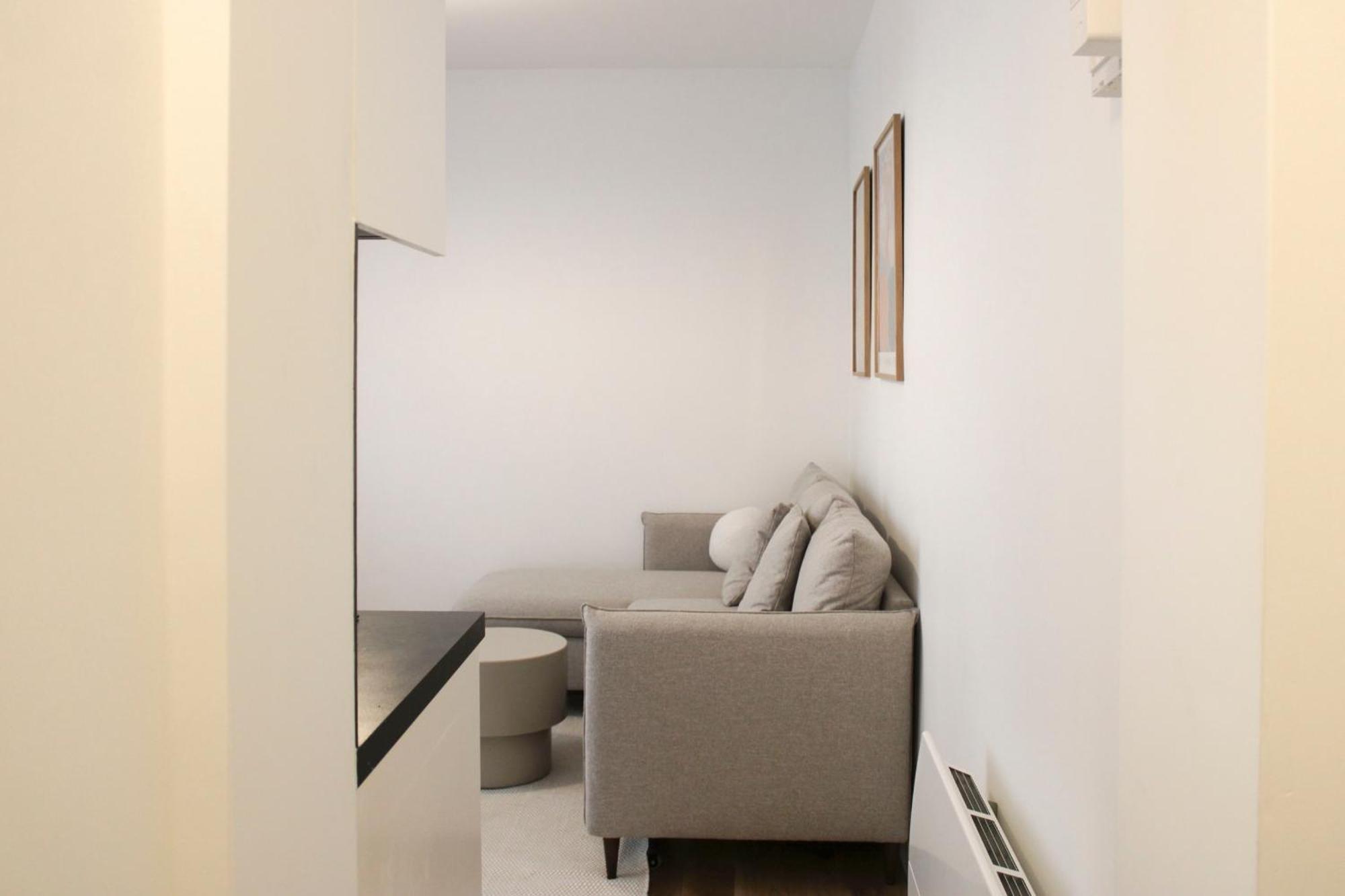 Charming T2 Of 26 M Near The Bastille *