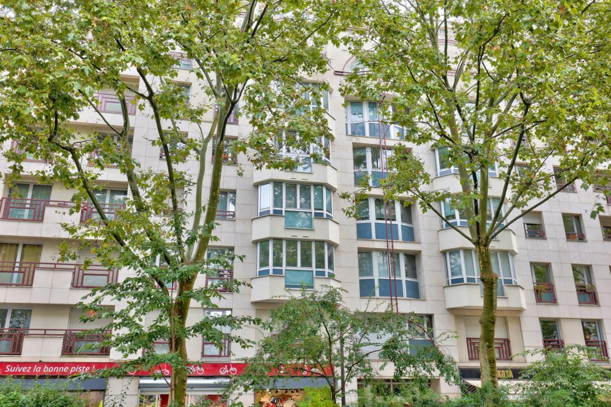 2 With Garden Paris