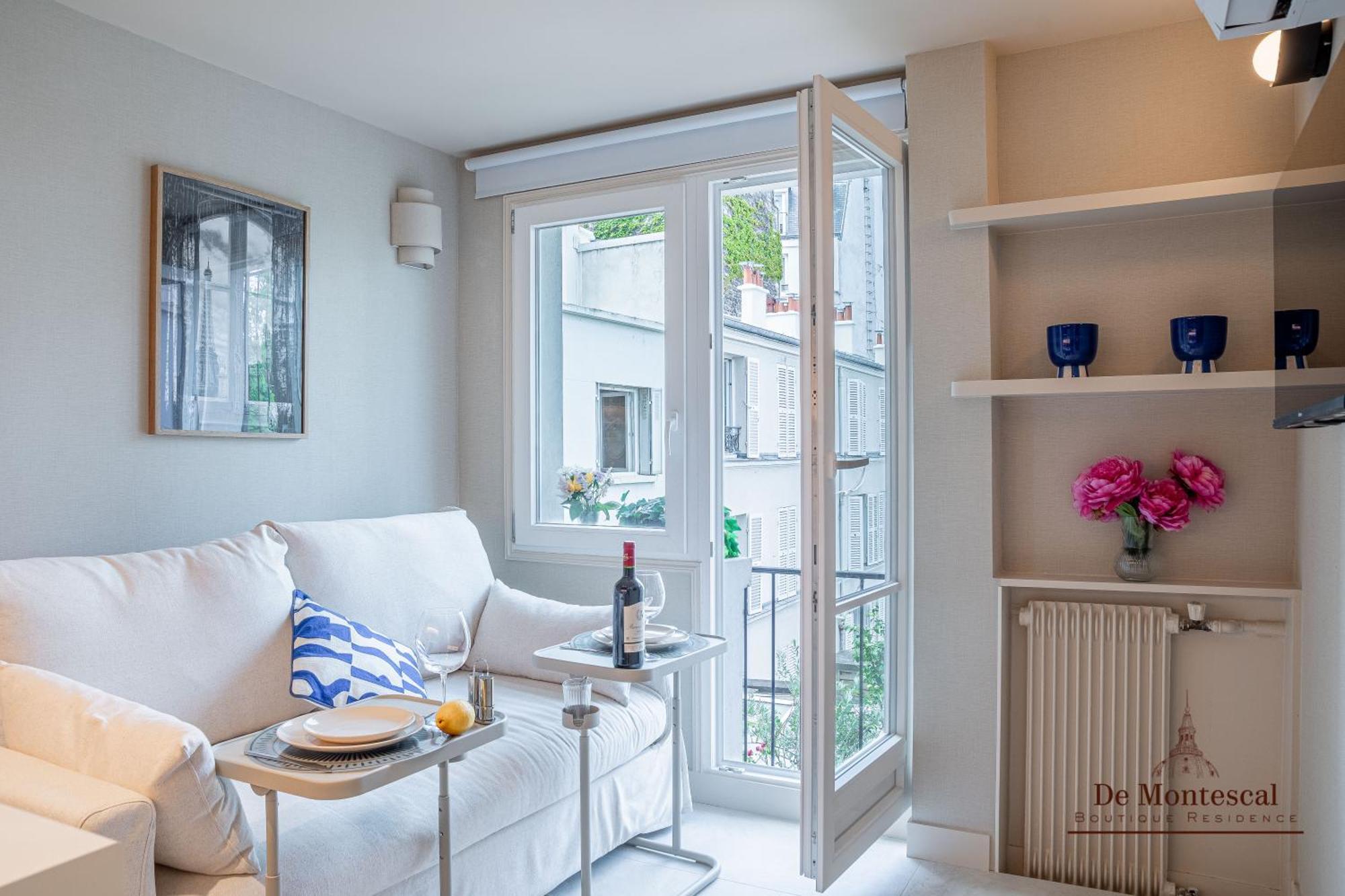 De Montescal- Montparnasse With Ac 11 To 14m2 In A Prime Location *