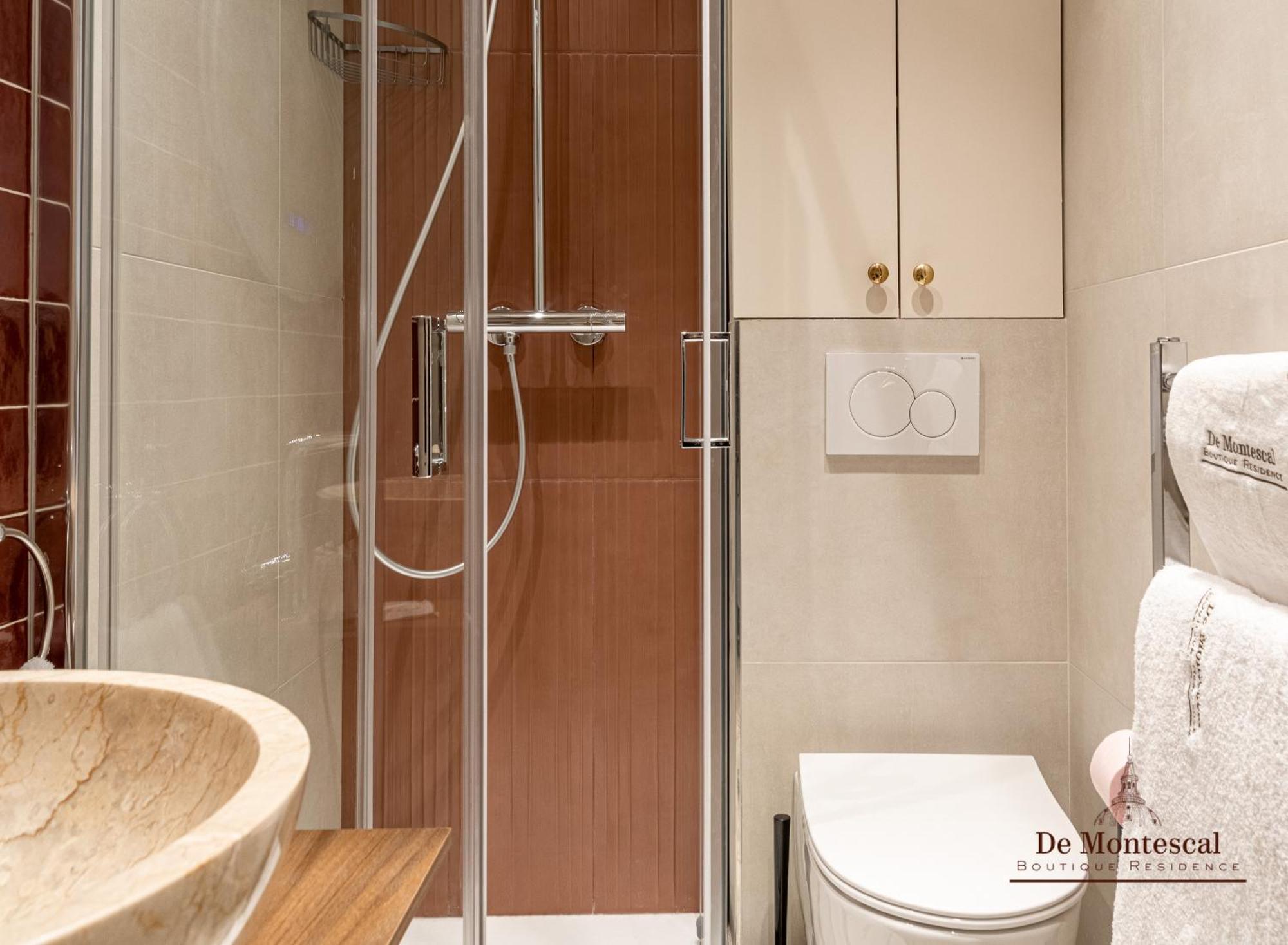 De Montescal- Montparnasse With Ac 11 To 14m2 In A Prime Location
