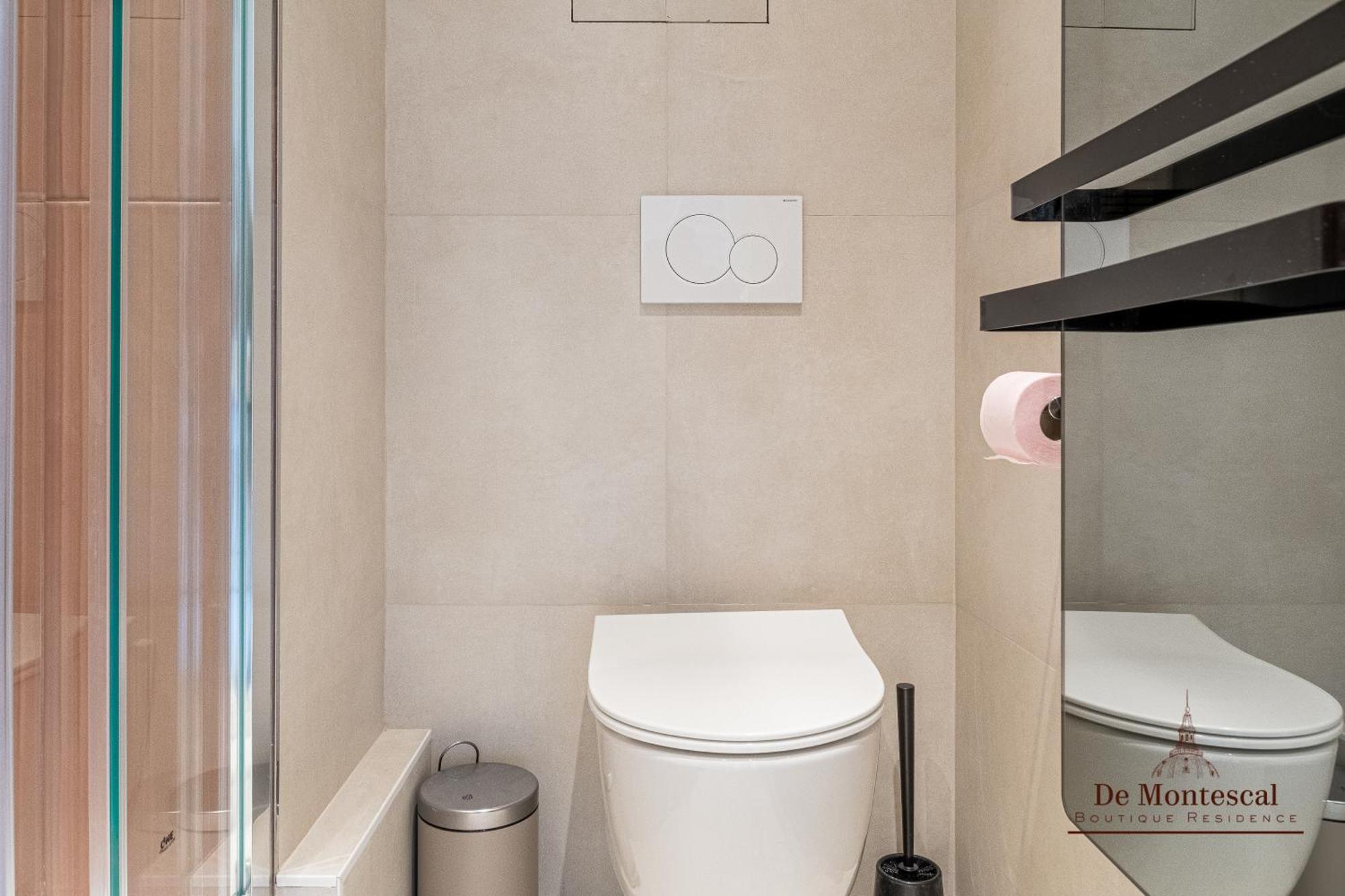 De Montescal- Montparnasse With Ac 11 To 14m2 In A Prime Location Paris