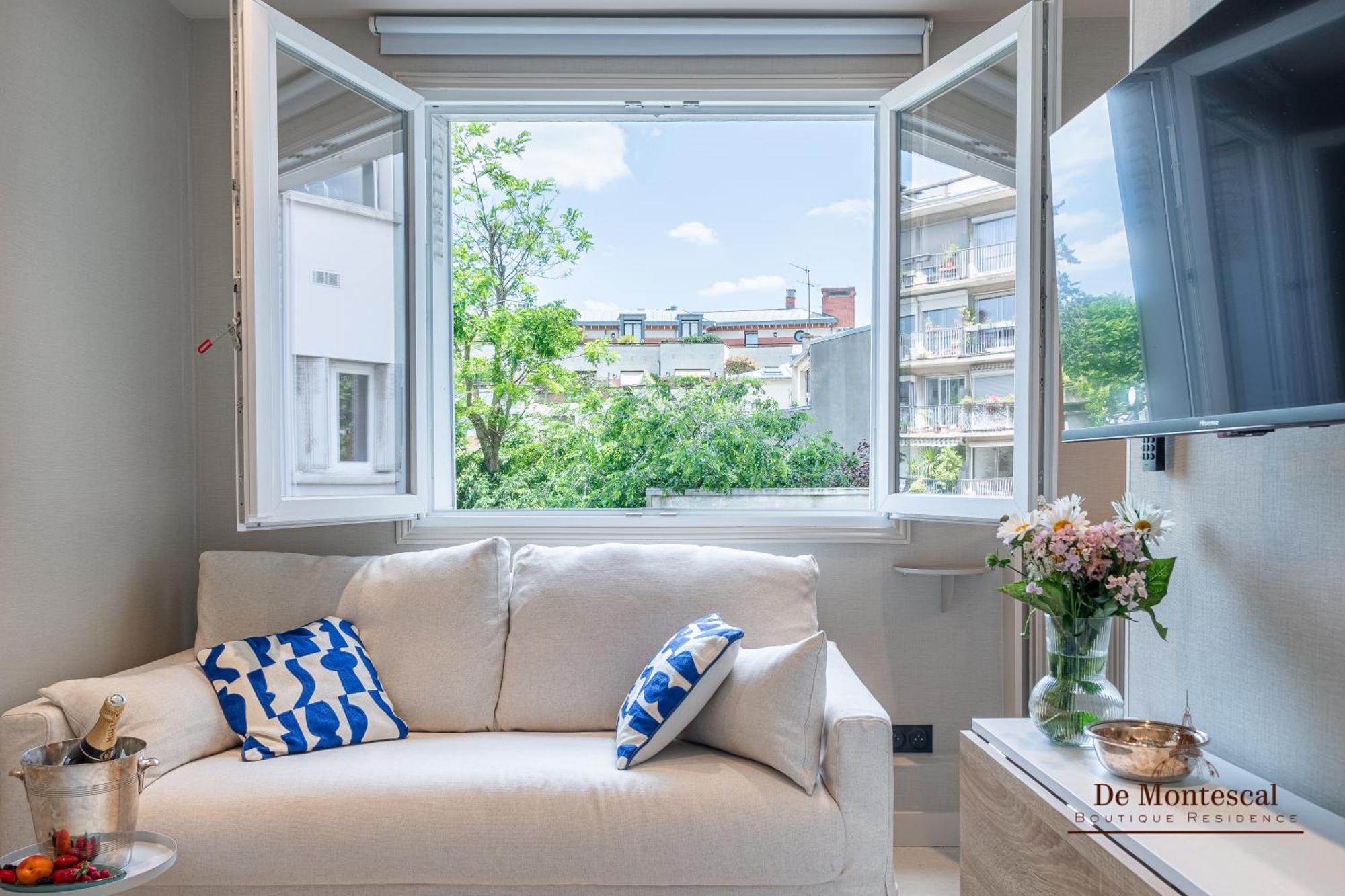 De Montescal- Montparnasse With Ac 11 To 14m2 In A Prime Location * Paris