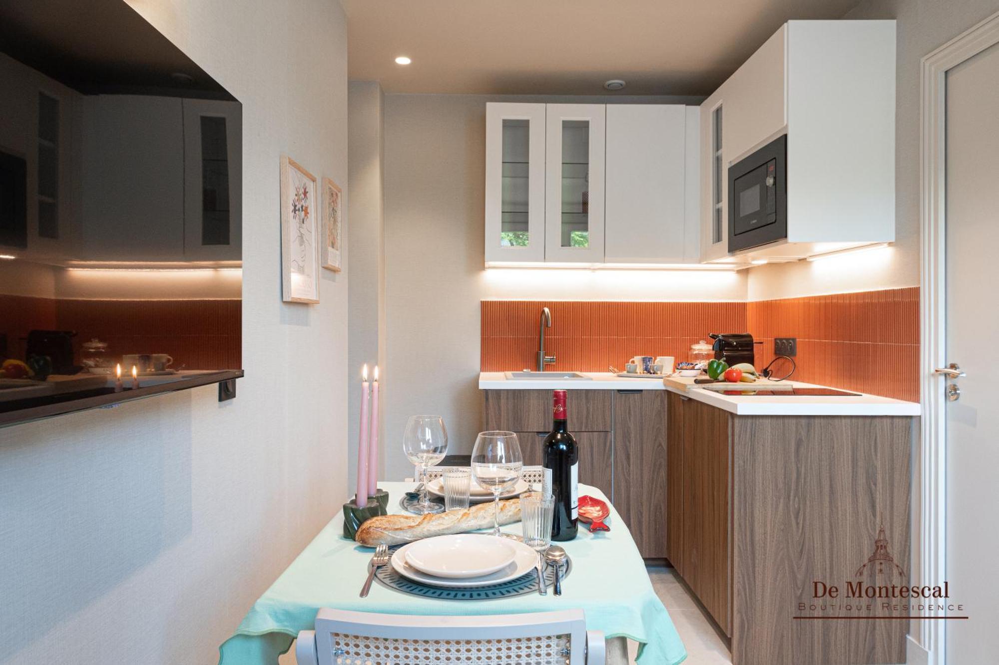 De Montescal- Montparnasse With Ac 11 To 14m2 In A Prime Location * Paris