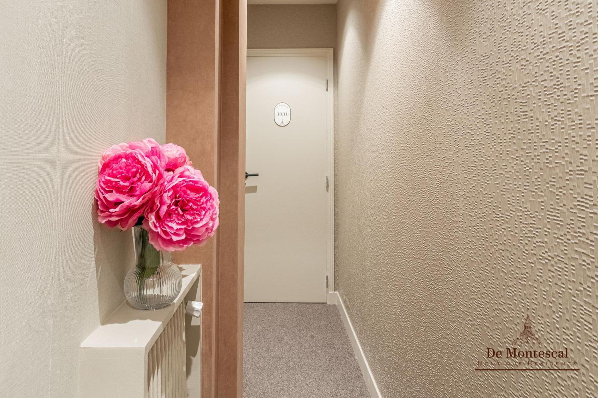De Montescal- Montparnasse With Ac 11 To 14m2 In A Prime Location *