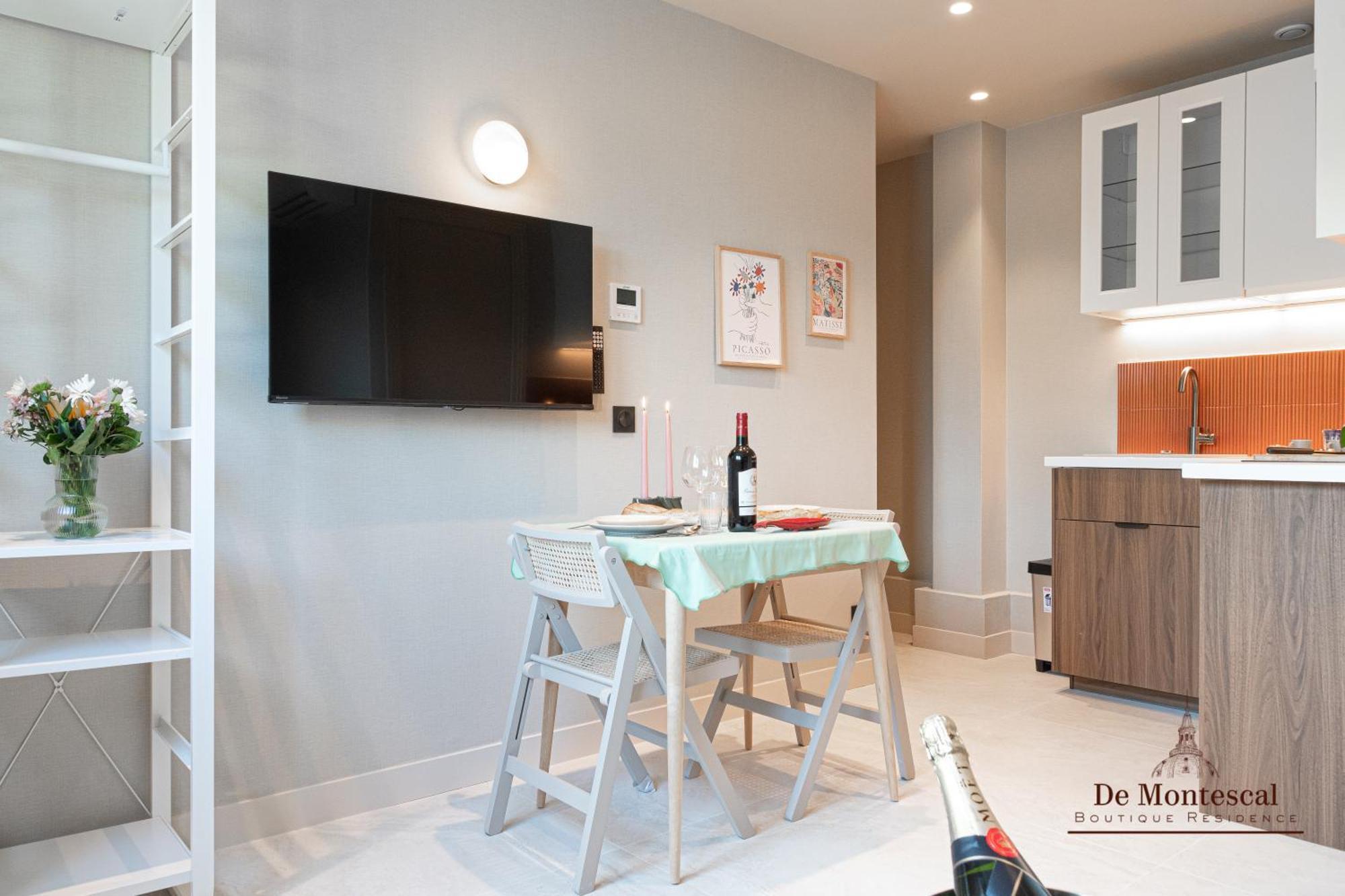 De Montescal- Montparnasse With Ac 11 To 14m2 In A Prime Location * Paris