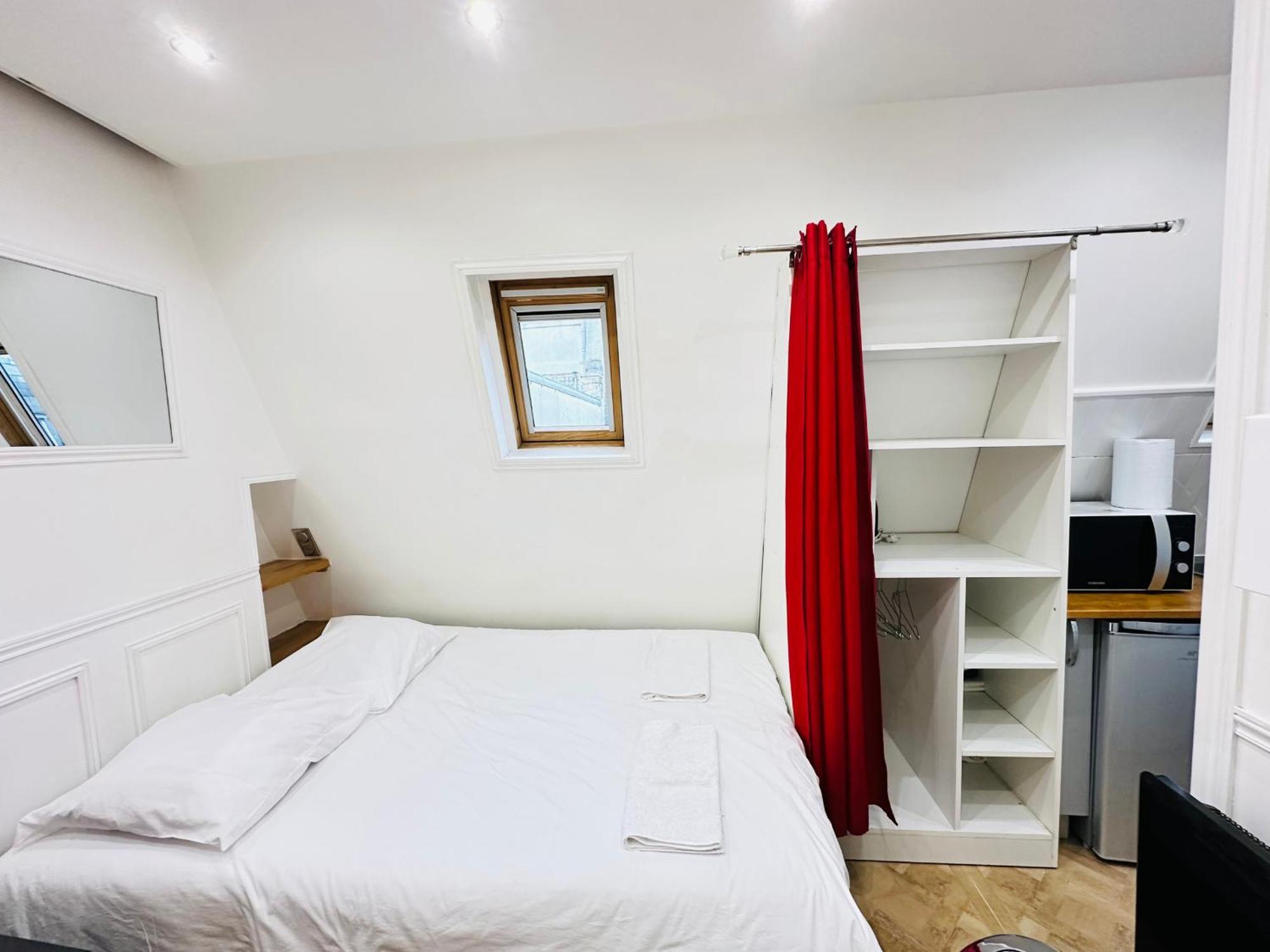 Pretty Flat In Apartment *