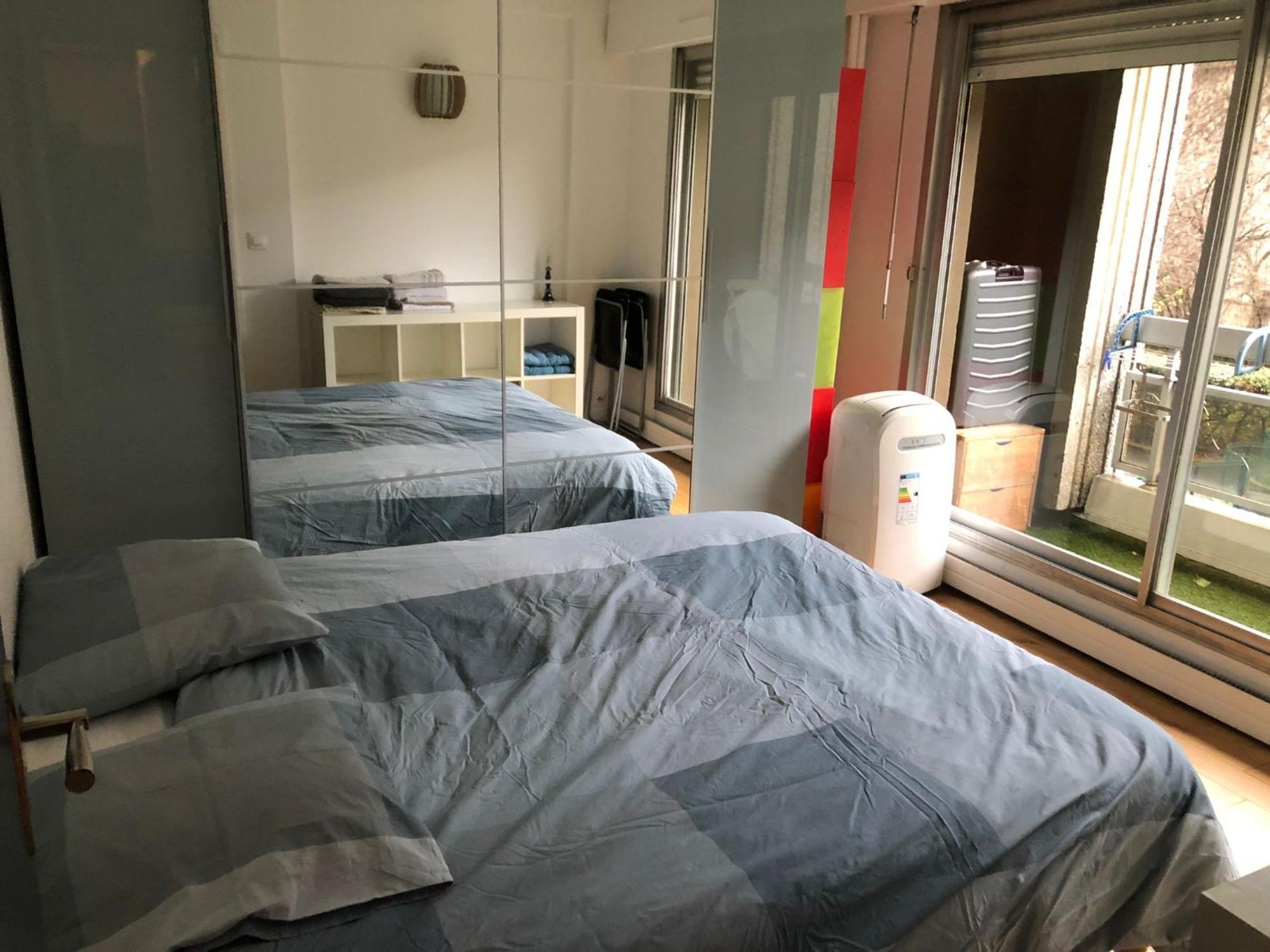Apartment Spacieux Calme Et Confortable Dans Le Facile ! *