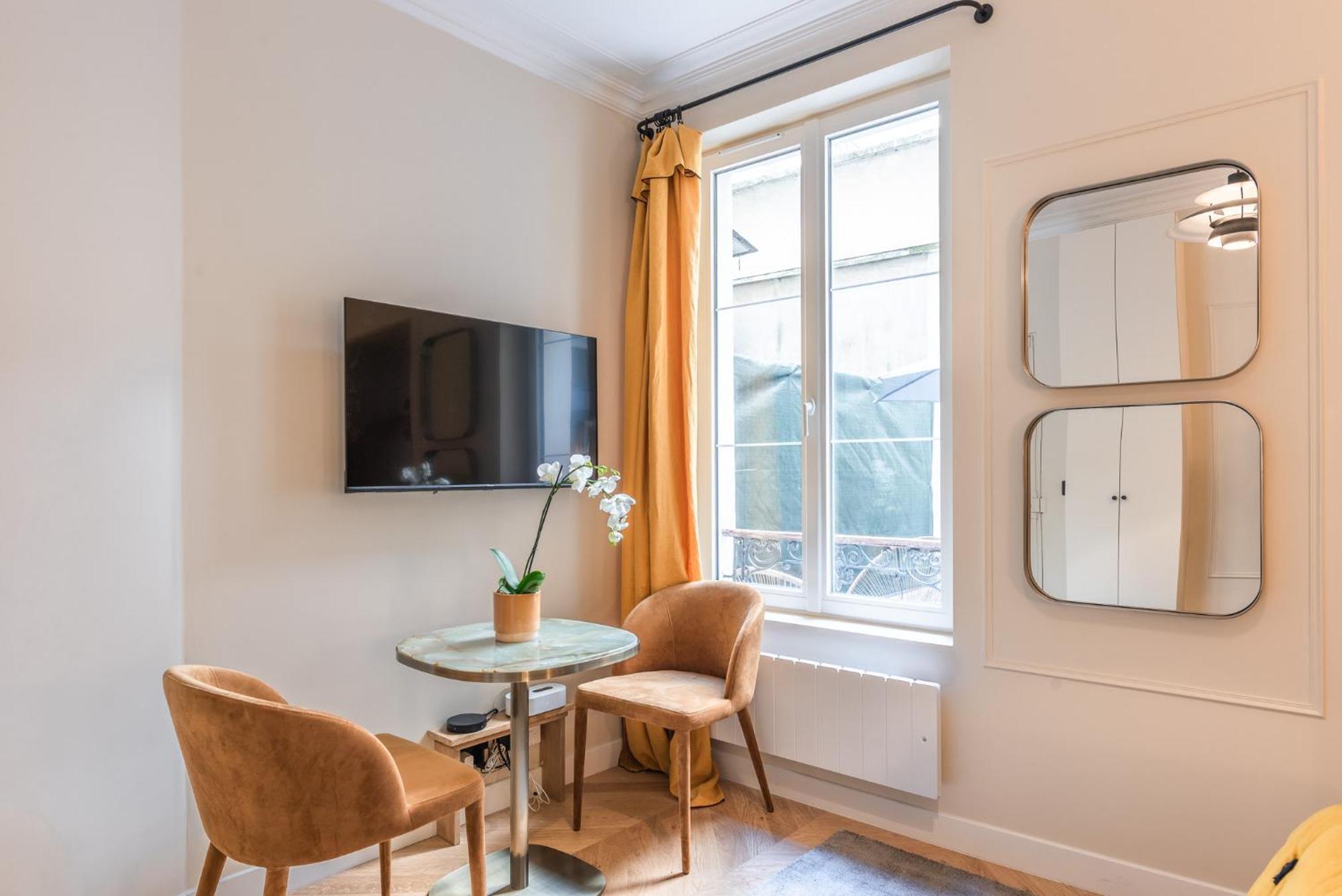 Charming With Terrace - Near Montmartre * Paris