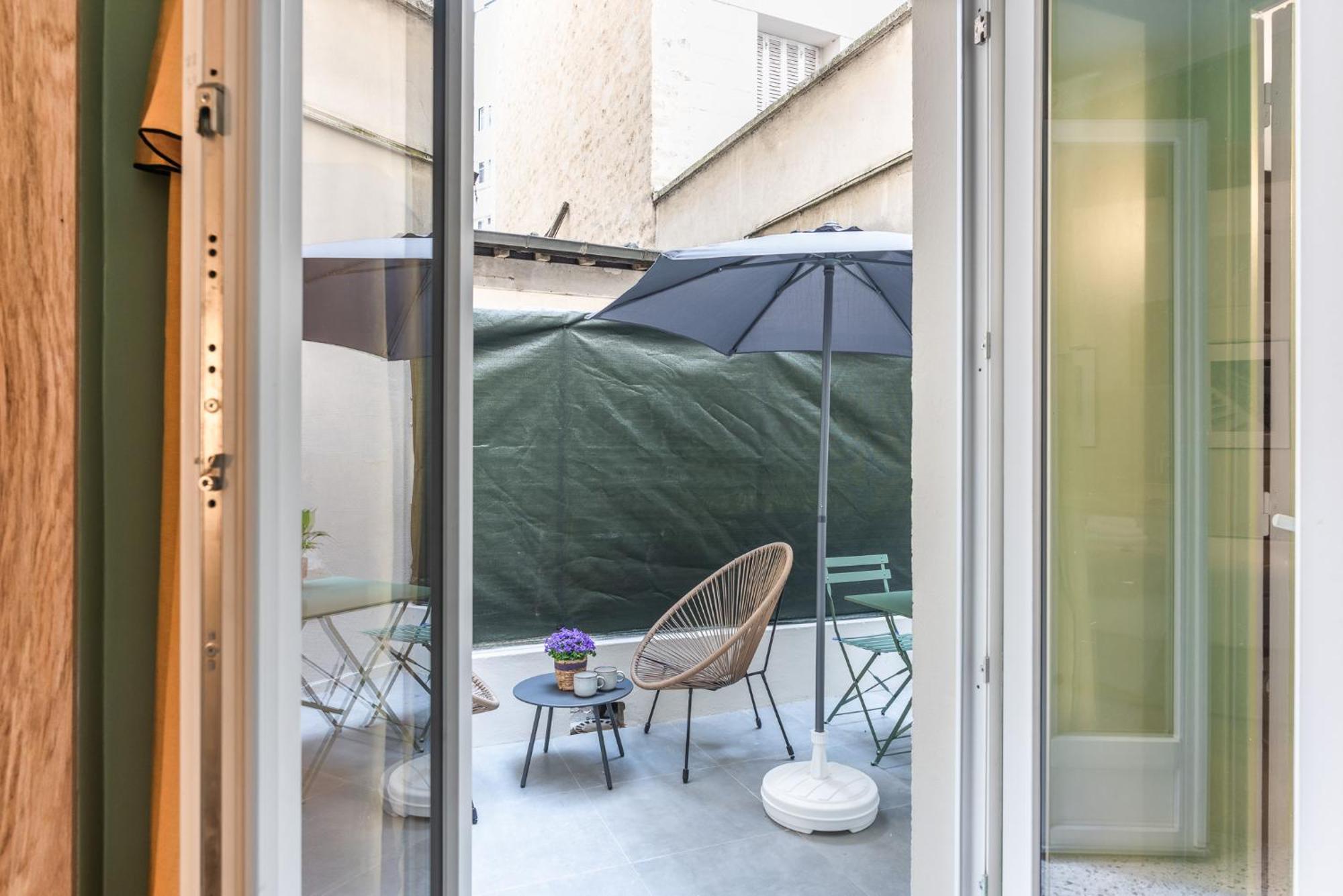 Charming With Terrace - Near Montmartre Paris